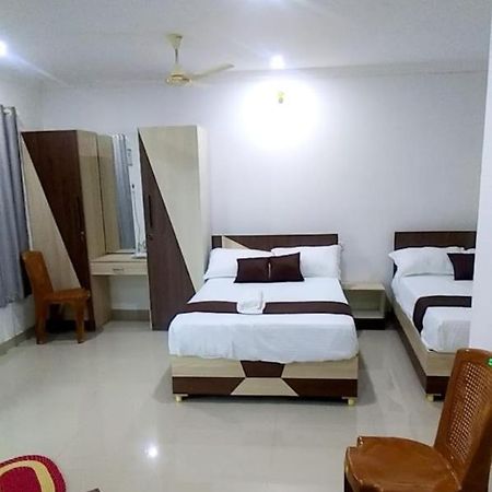 ホテル Tharavad Residency Iritti エクステリア 写真